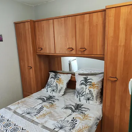 T2 Duplex 4 P 35m2 Avec Parking, Proche Apartment